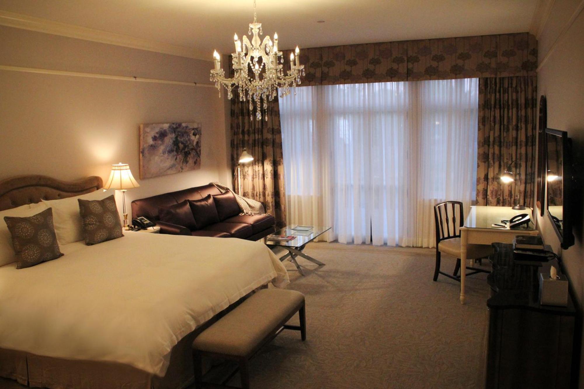 Deluxe King Room City View,1587537464:JPEG